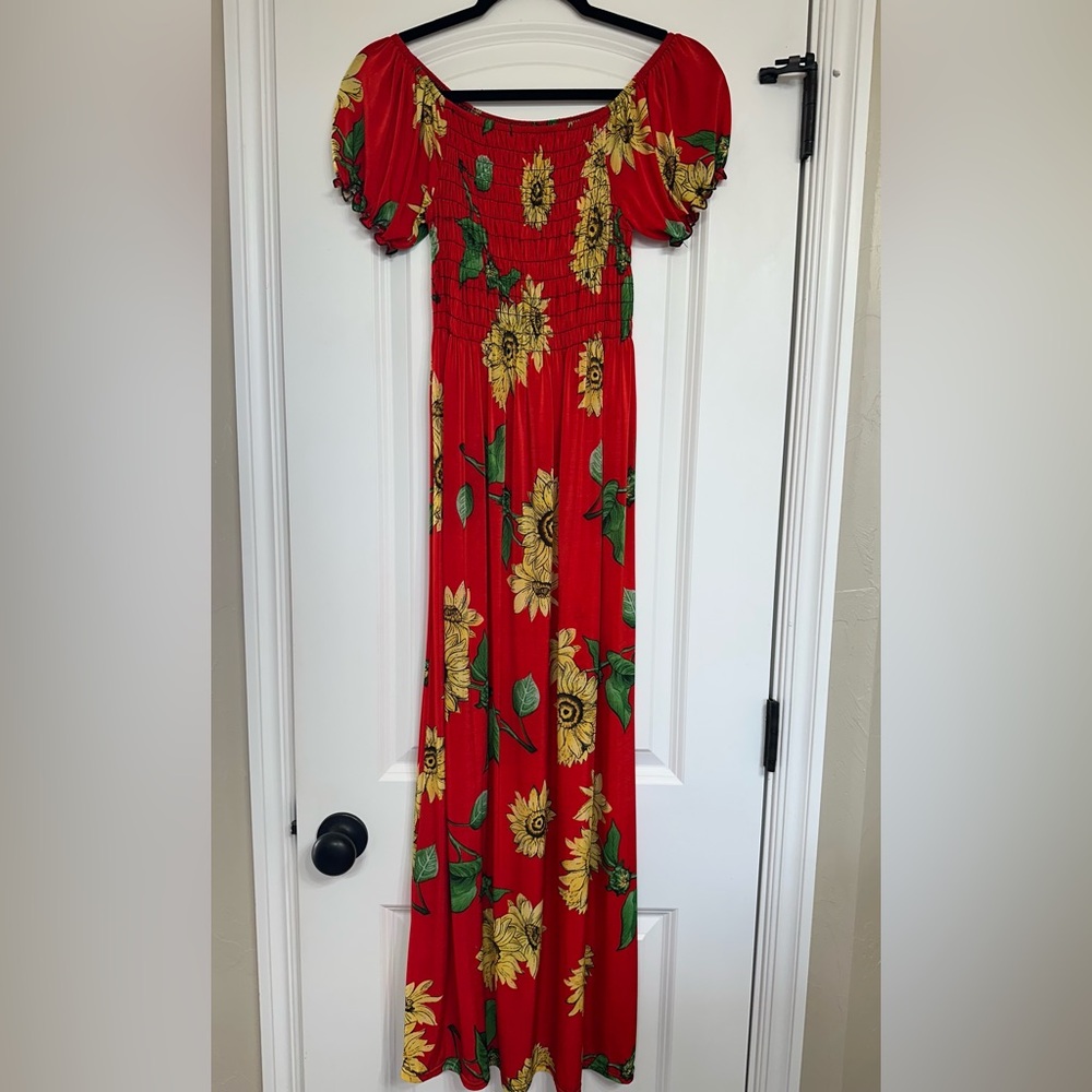 Red Sunflower Off-Shoulder Maxi Dress / Medium